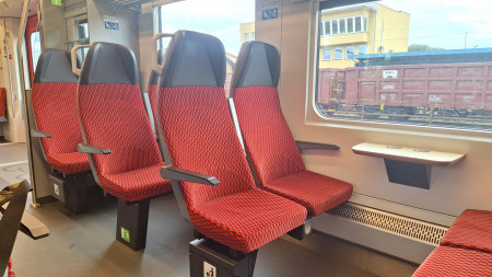 Paluumatka viileässä ja uudessa junassa